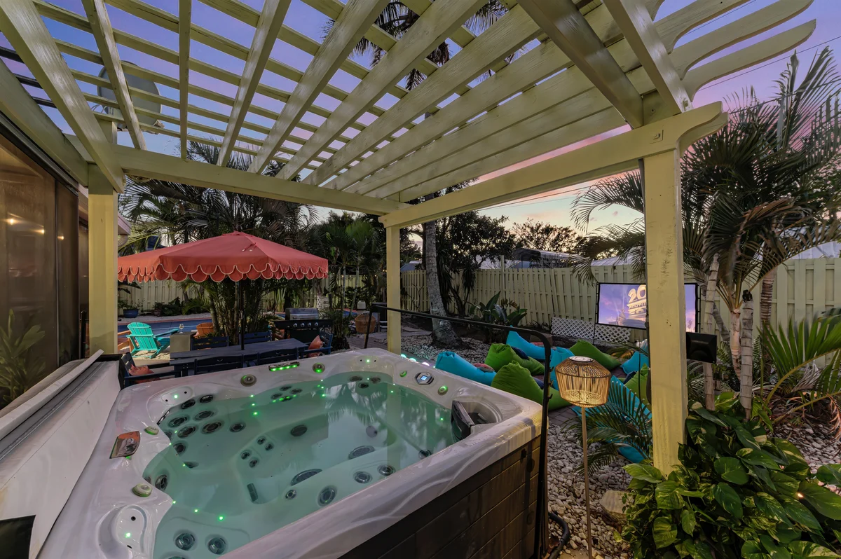 Hot Tub, Arcade Room, Steps to Palma Sola Beach property photo 5