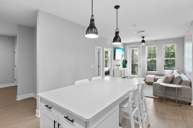 Beachy Oasis: Posh 2BR/2BA with Pool & Gym #6