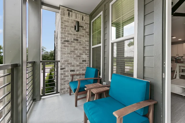 Beachy Oasis: Posh 2BR/2BA with Pool & Gym #14