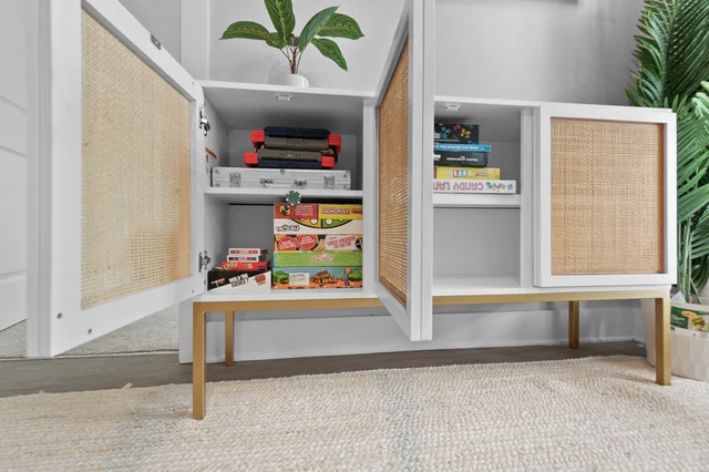 Beachy Oasis: Posh 2BR/2BA with Pool & Gym #42