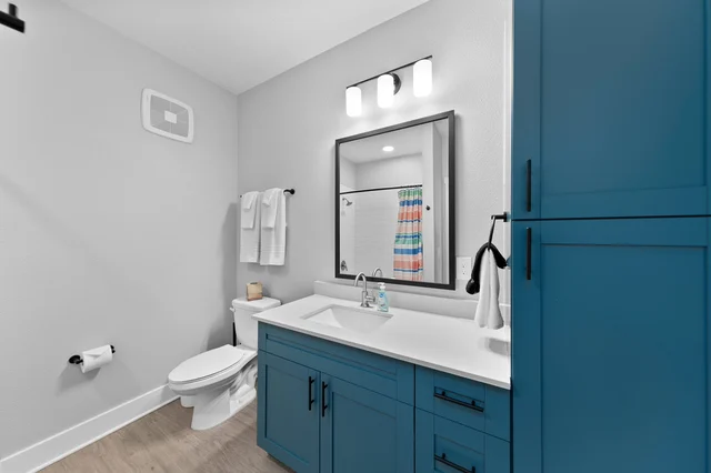 Beachy Oasis: Posh 2BR/2BA with Pool & Gym #22