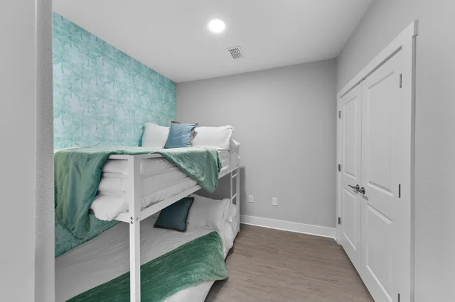 Beachy Oasis: Posh 2BR/2BA with Pool & Gym #10