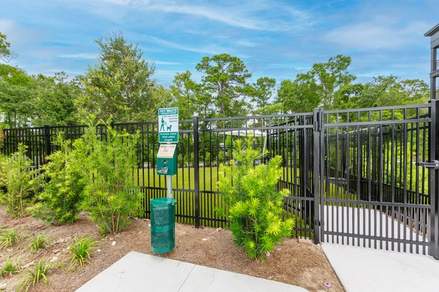 Beachy Bliss: Elegant 2BR/2BA with Pool & Gym #17