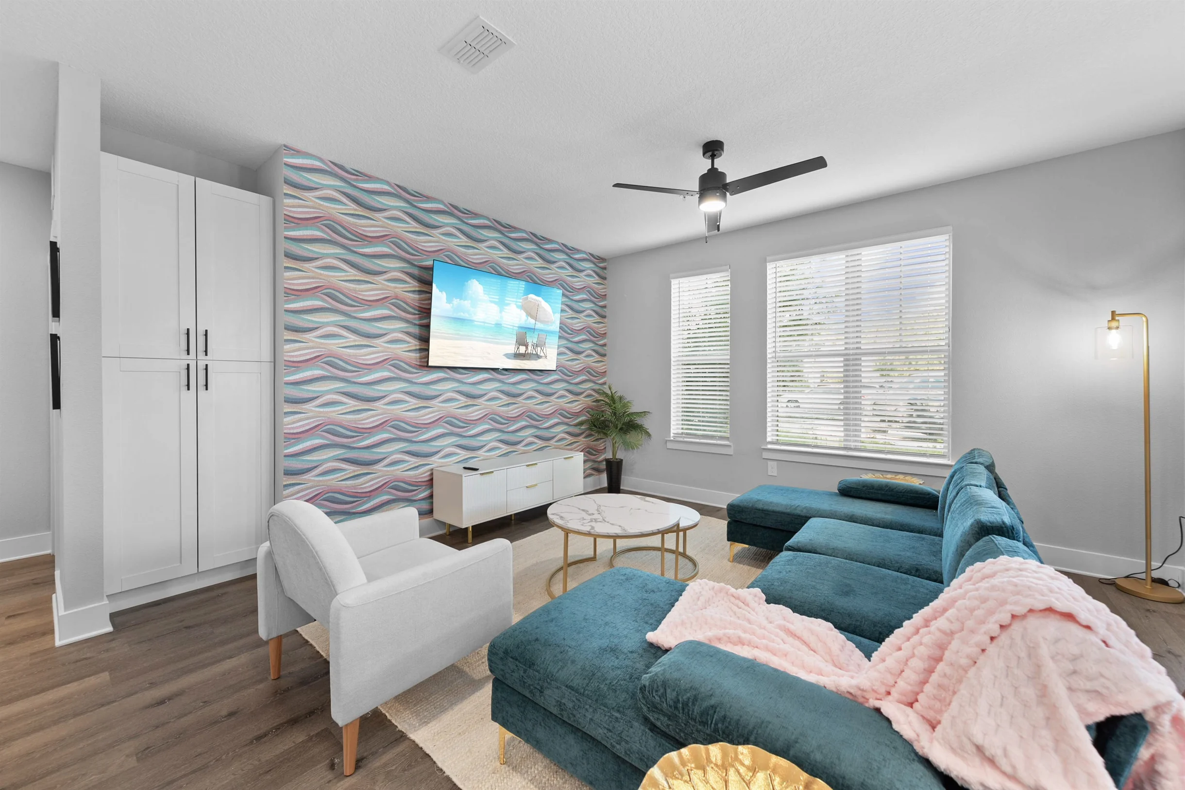 Palm Paradise: Tropical 2BR/2BA with Pool & Gym #36
