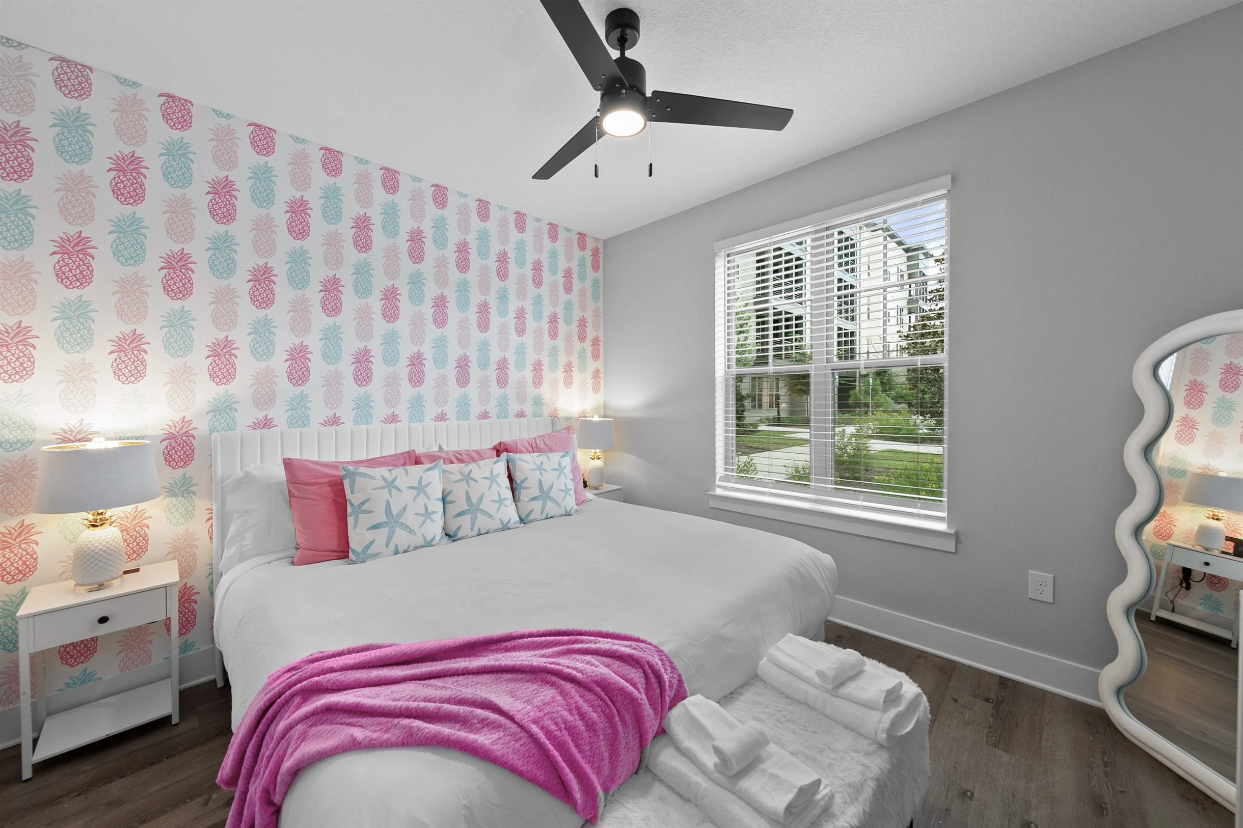 Palm Paradise: Tropical 2BR/2BA with Pool & Gym #18