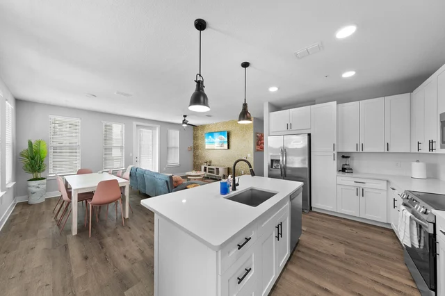 Paradise Escape: Stylish 3BR/2BA with Pool & Gym #36