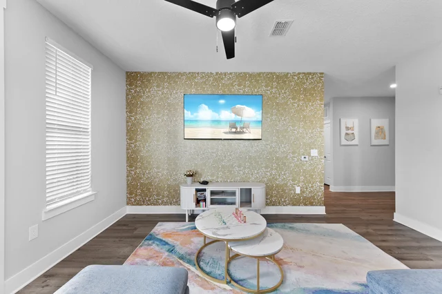 Paradise Escape: Stylish 3BR/2BA with Pool & Gym #60