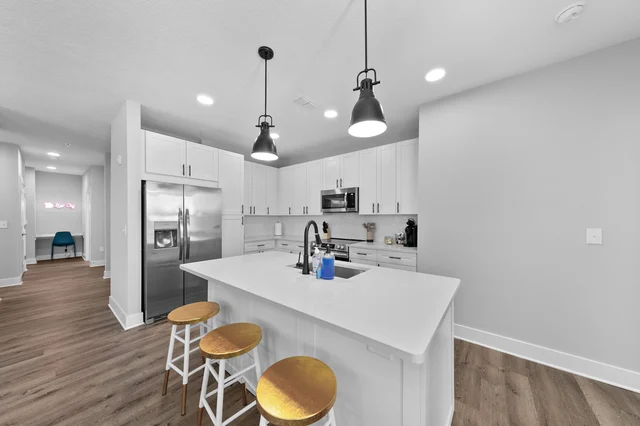 Paradise Escape: Stylish 3BR/2BA with Pool & Gym #26