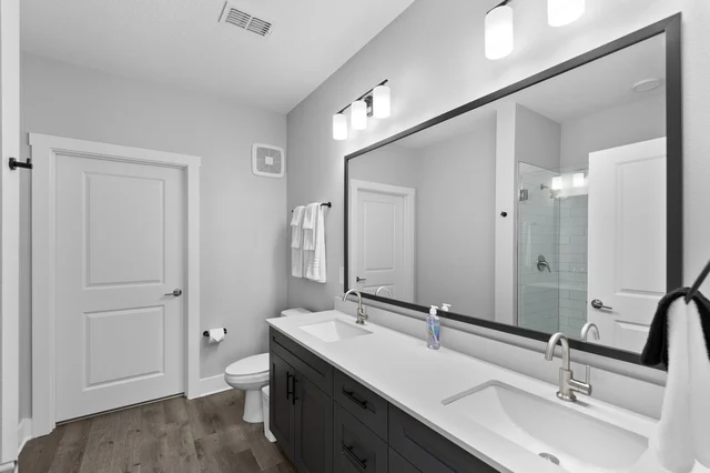Paradise Escape: Stylish 3BR/2BA with Pool & Gym #22