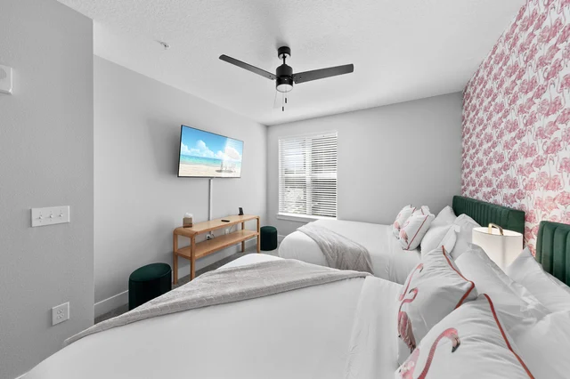Paradise Escape: Stylish 3BR/2BA with Pool & Gym #44