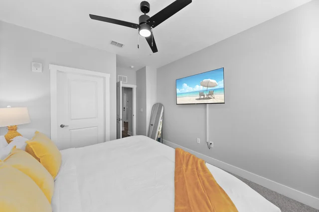 Tropics Getaway: Dual 2BR/2BA Units w./ Pool & Gym #11