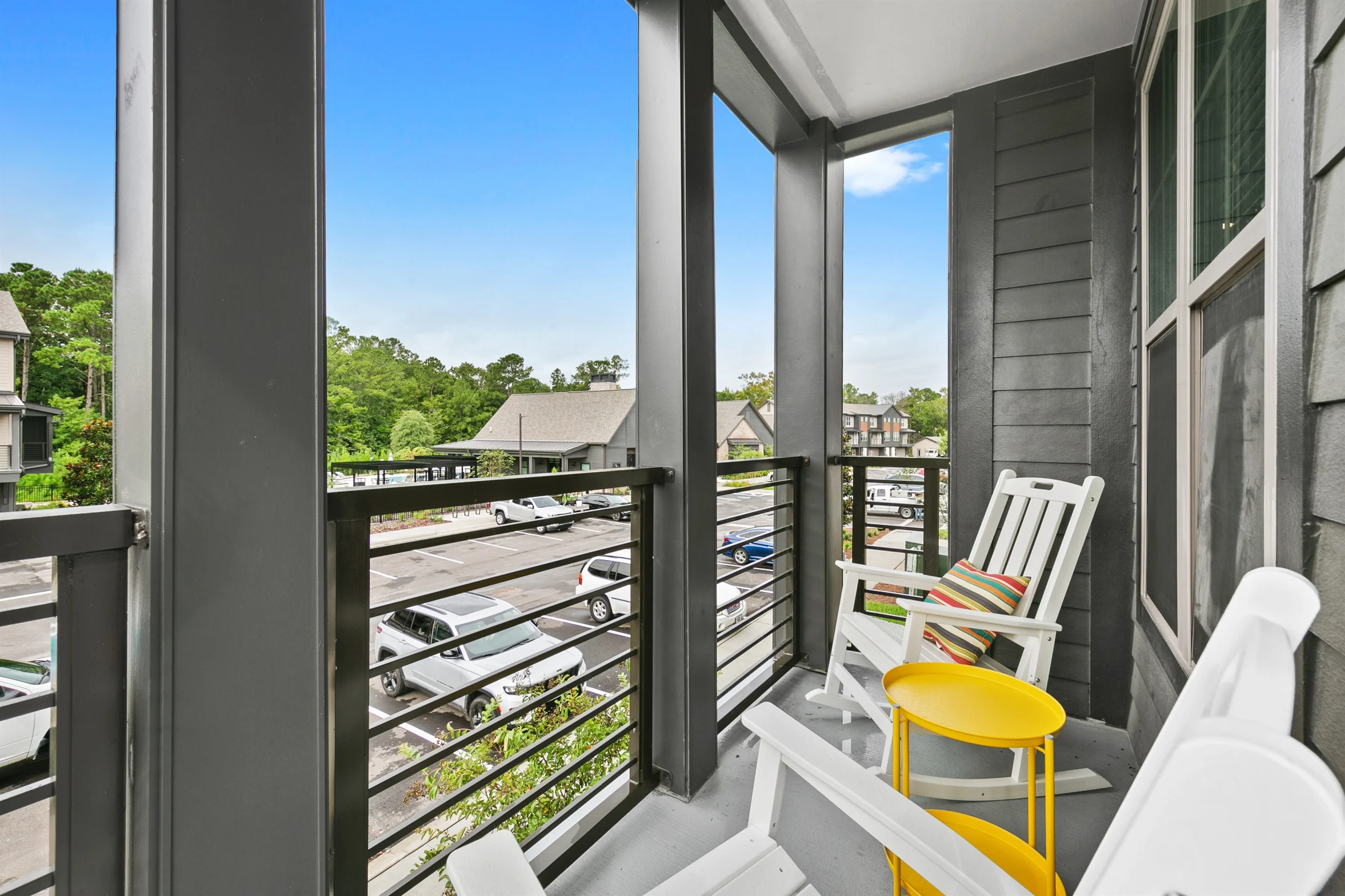 Idyllic and Tropical 2BR/2BA with Pool & Gym #14