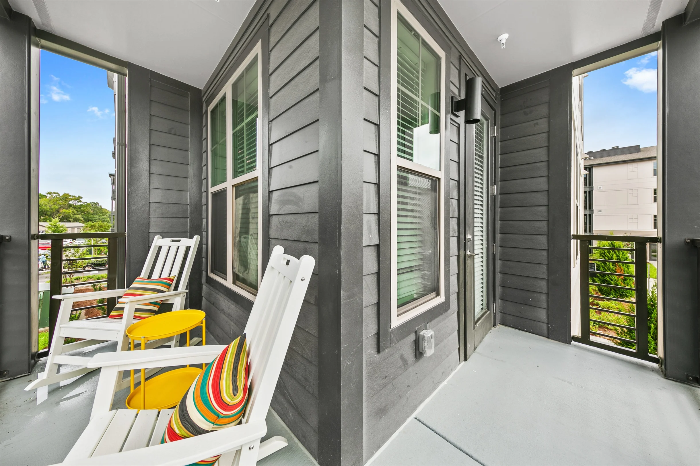 Idyllic and Tropical 2BR/2BA with Pool & Gym #21