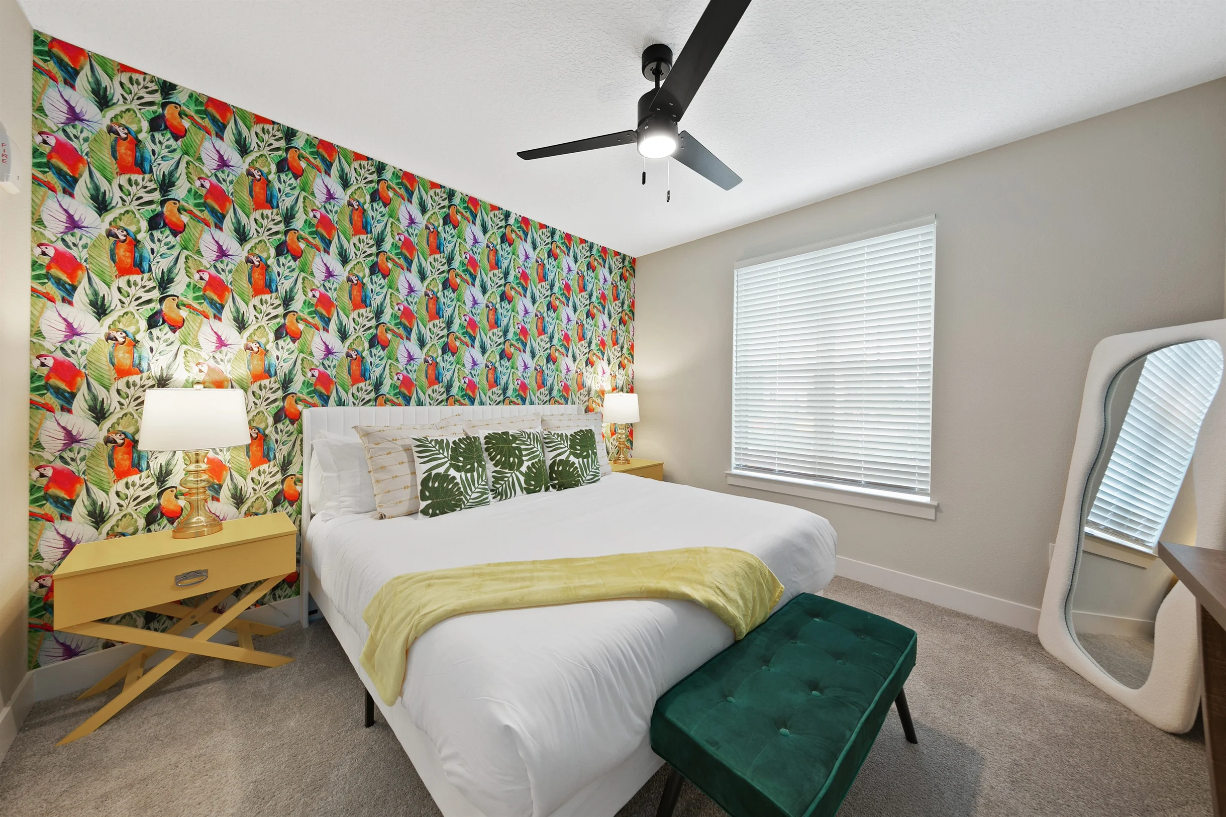 Idyllic and Tropical 2BR/2BA with Pool & Gym #42