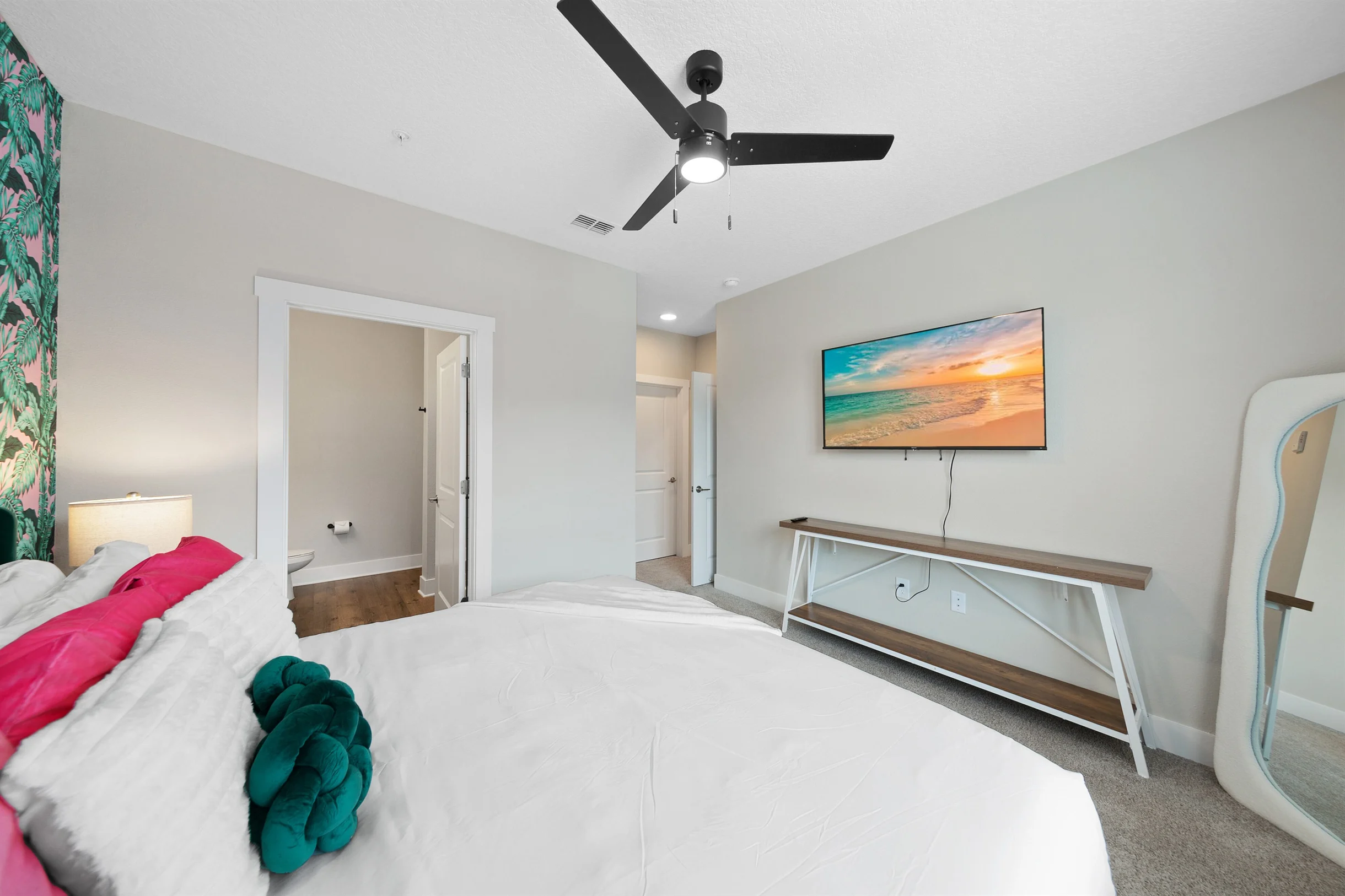 Beachy Getaway: 3BR/3BA Posh Units w./ Pool & Gym #5