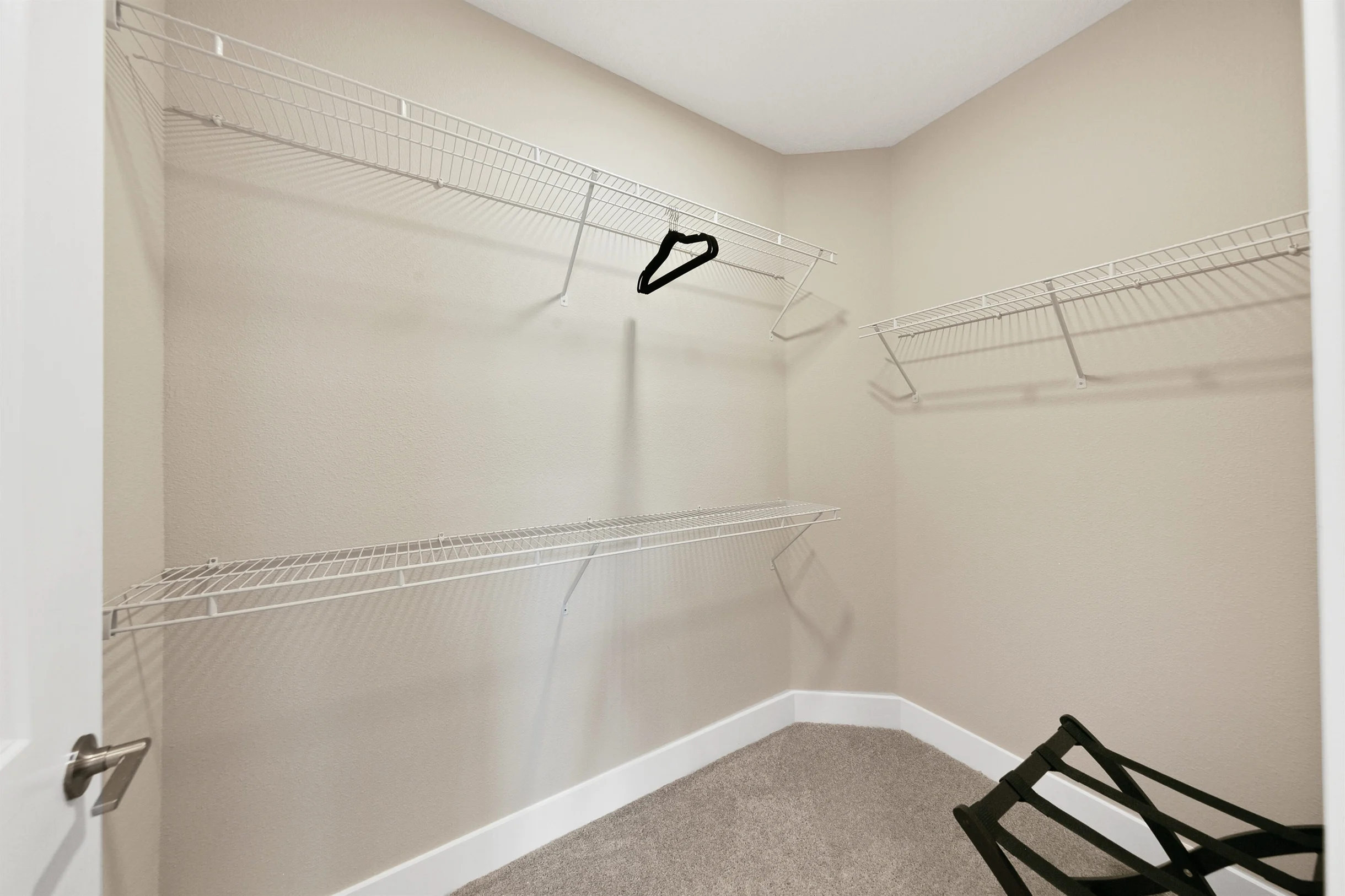 Beachy Getaway: 3BR/3BA Posh Units w./ Pool & Gym #66