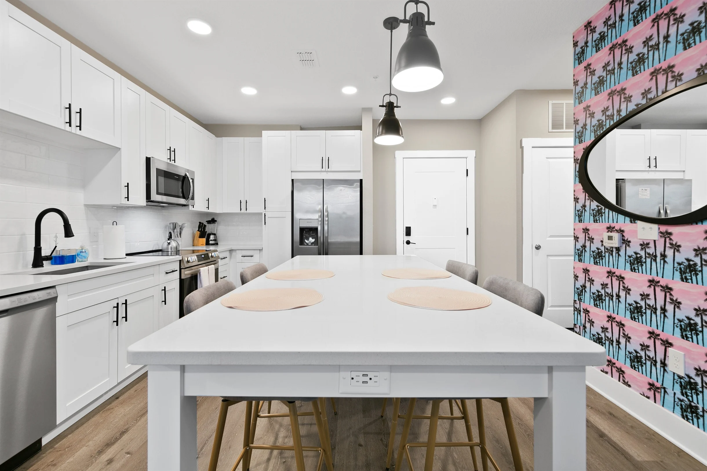 Beachy Getaway: 3BR/3BA Posh Units w./ Pool & Gym #89
