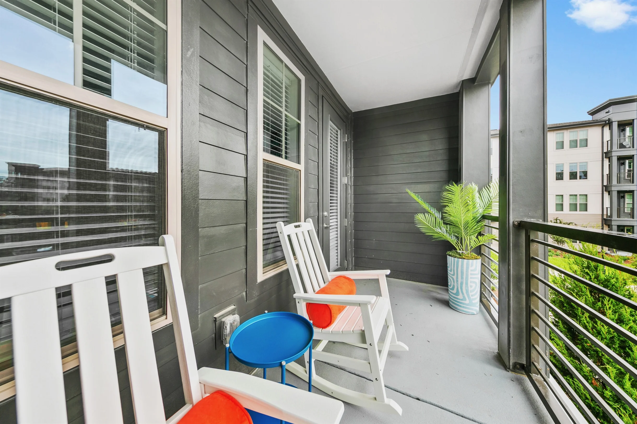 Beachy Getaway: 3BR/3BA Posh Units w./ Pool & Gym #40