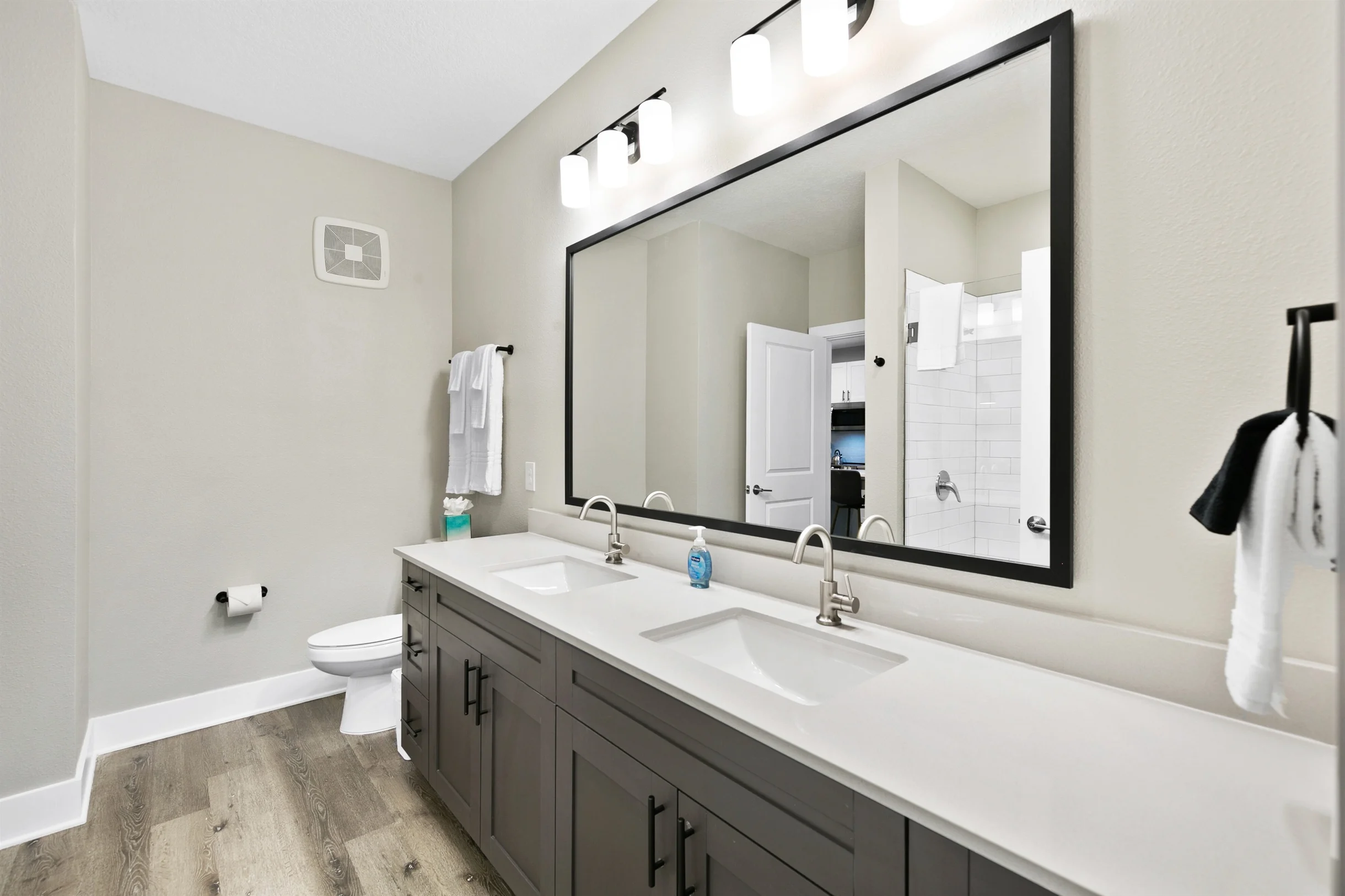 Beachy Getaway: 3BR/3BA Posh Units w./ Pool & Gym #26