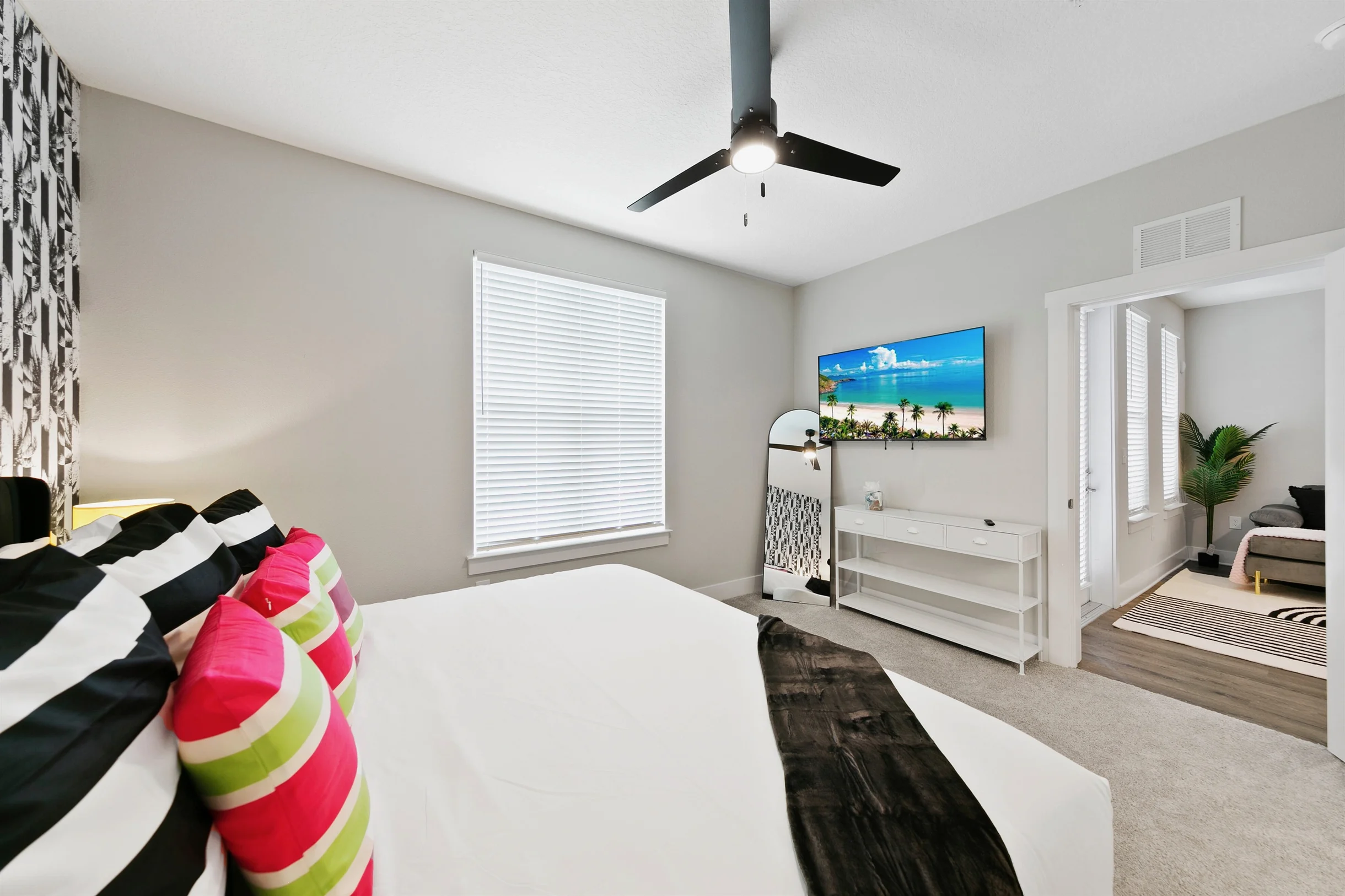 Beachy Getaway: 3BR/3BA Posh Units w./ Pool & Gym #78