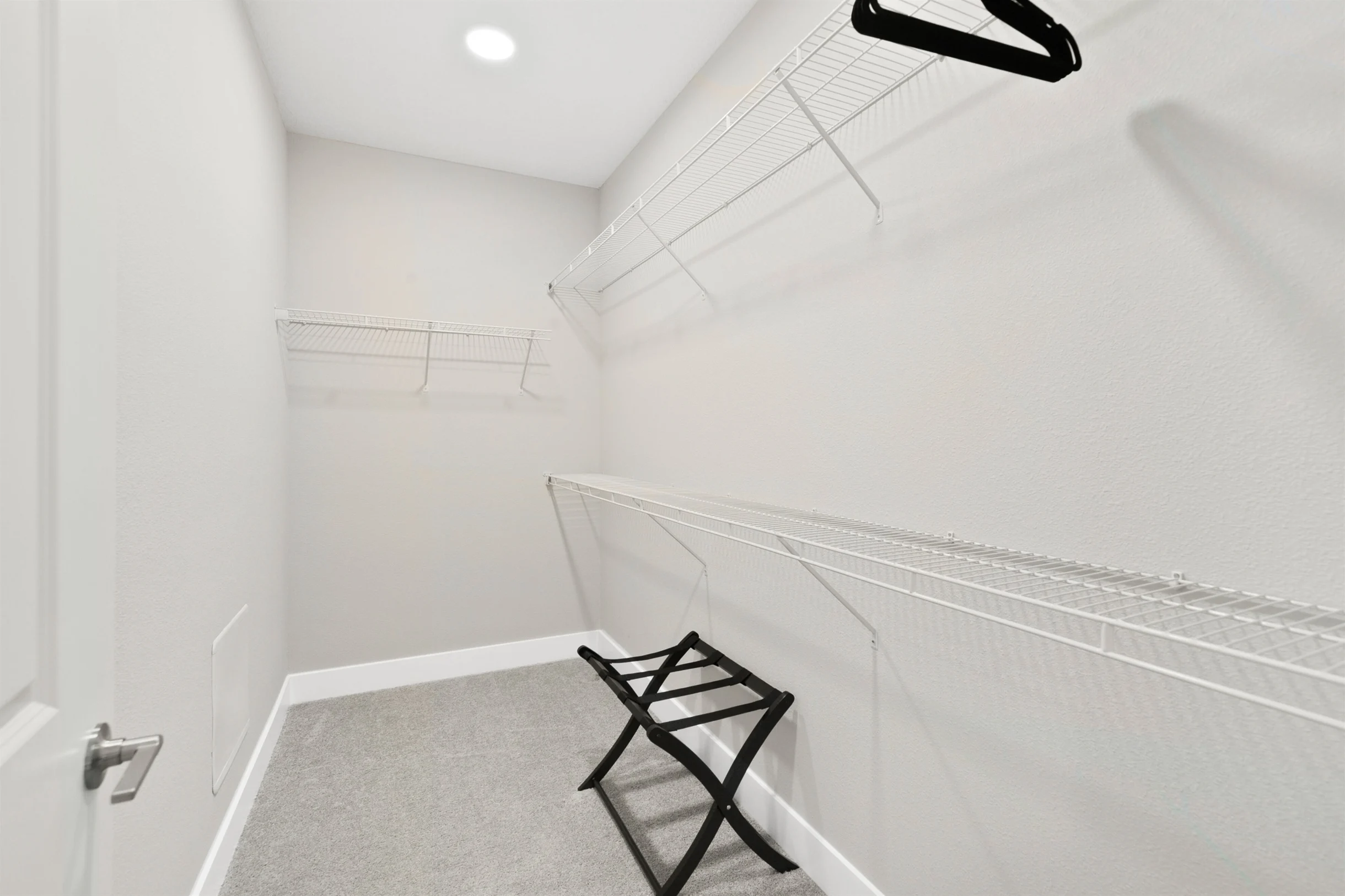 Beachy Getaway: 3BR/3BA Posh Units w./ Pool & Gym #85