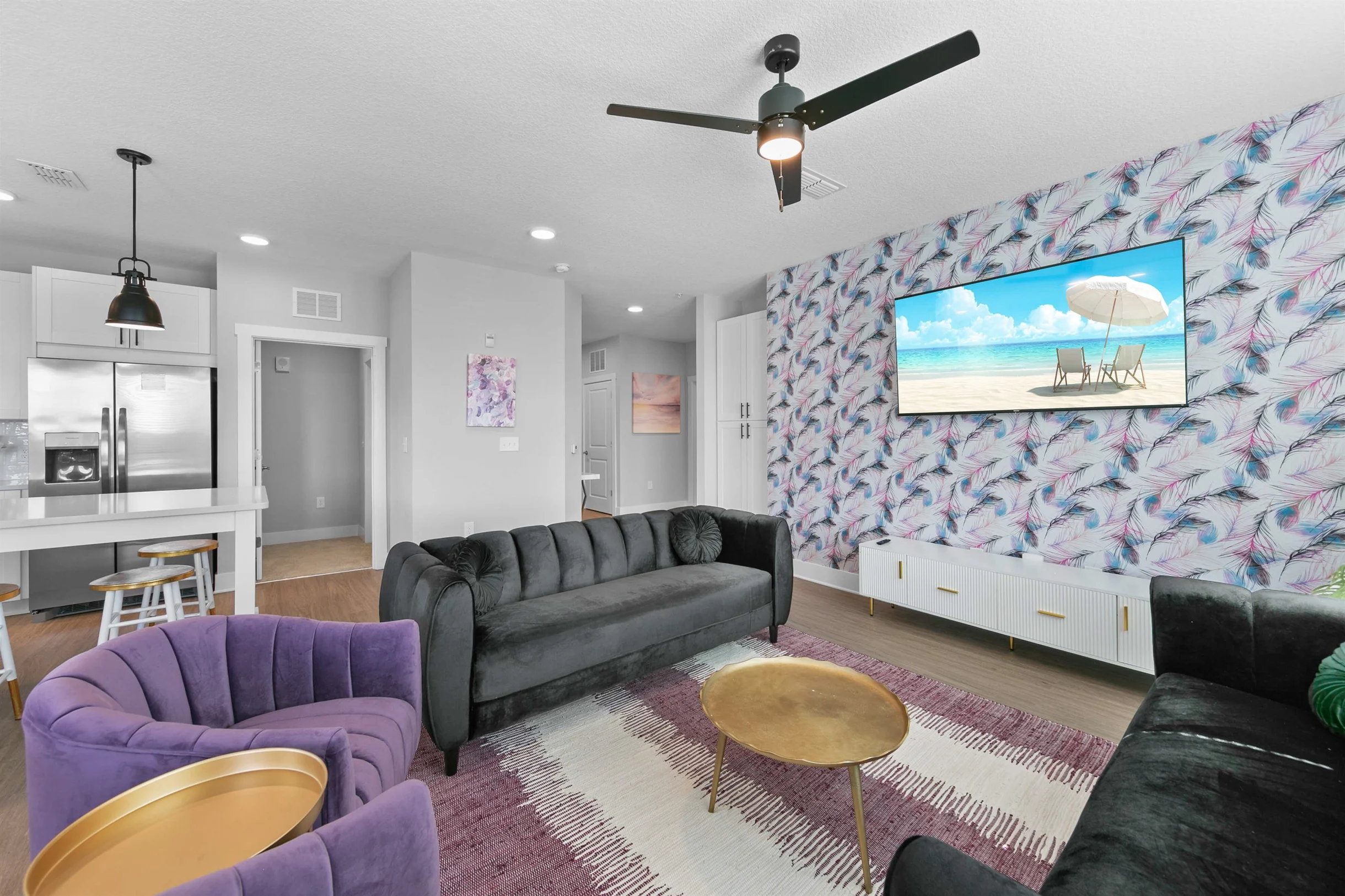 The Flamingo: Lush 2BR/2BA with Pool & Gym #9