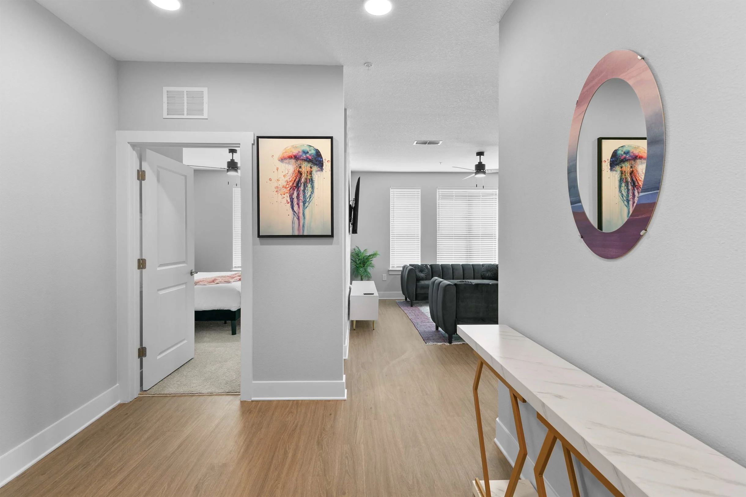 The Flamingo: Lush 2BR/2BA with Pool & Gym #58