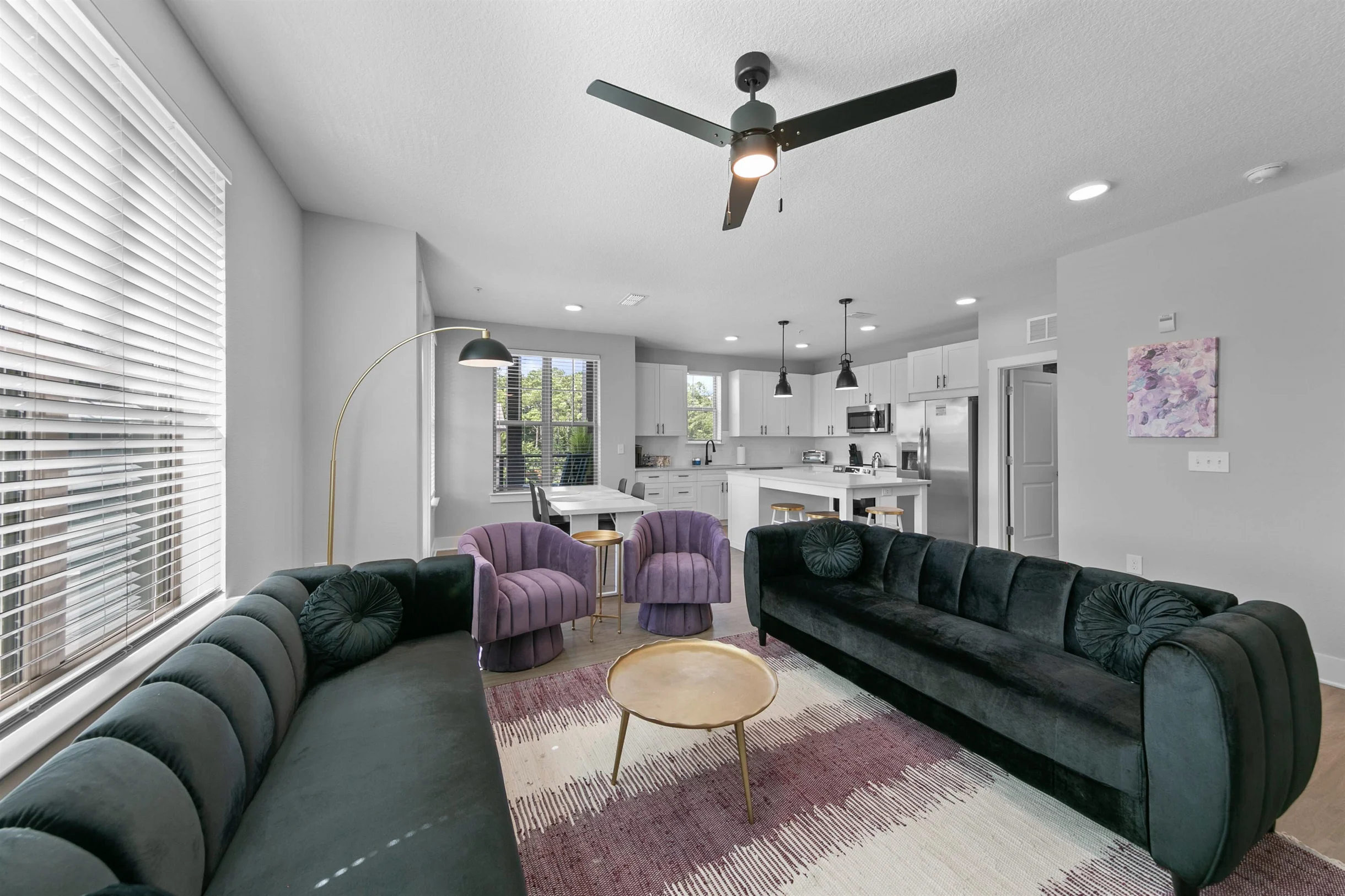 The Flamingo: Lush 2BR/2BA with Pool & Gym #55