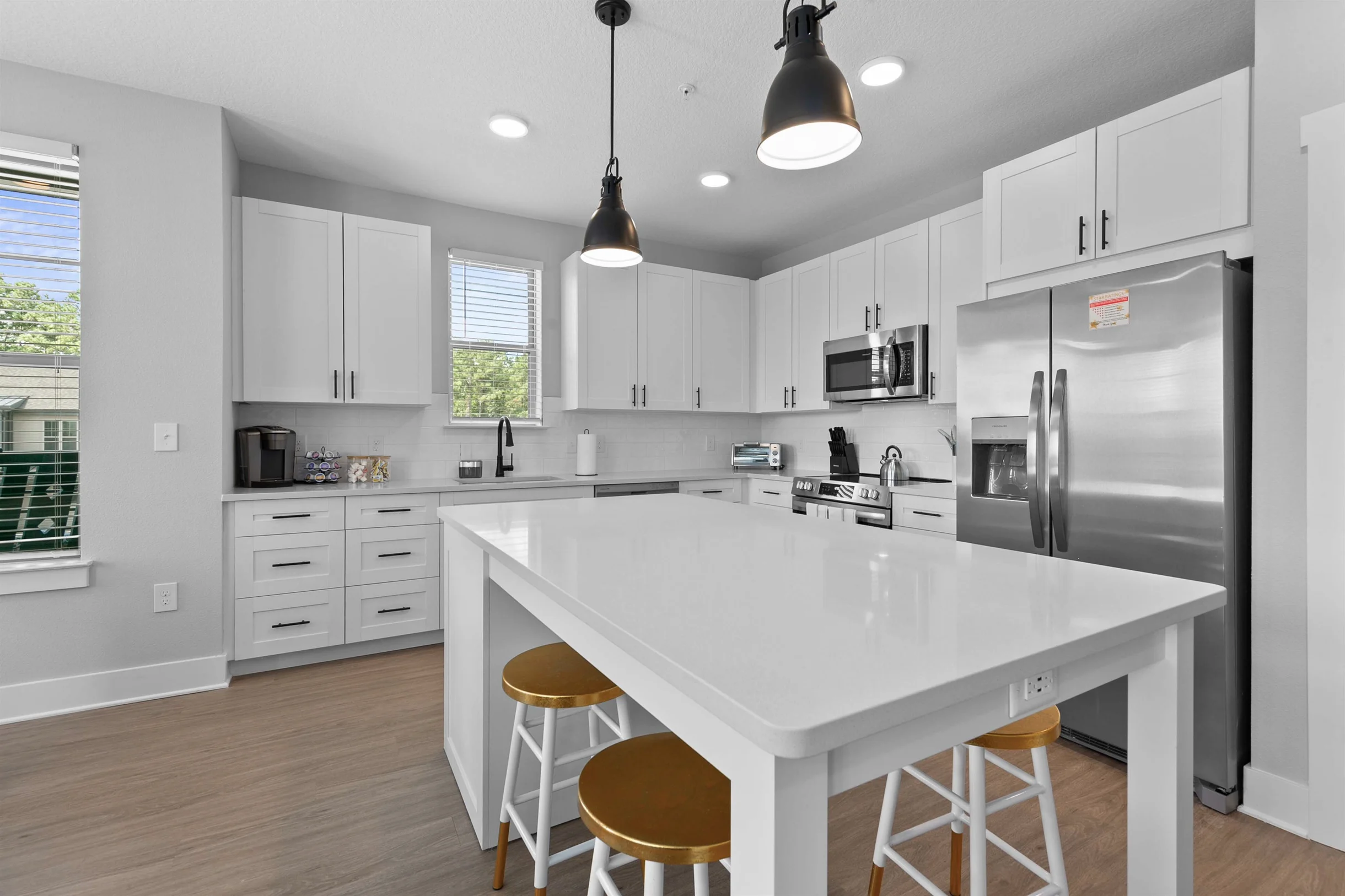 The Flamingo: Lush 2BR/2BA with Pool & Gym #59