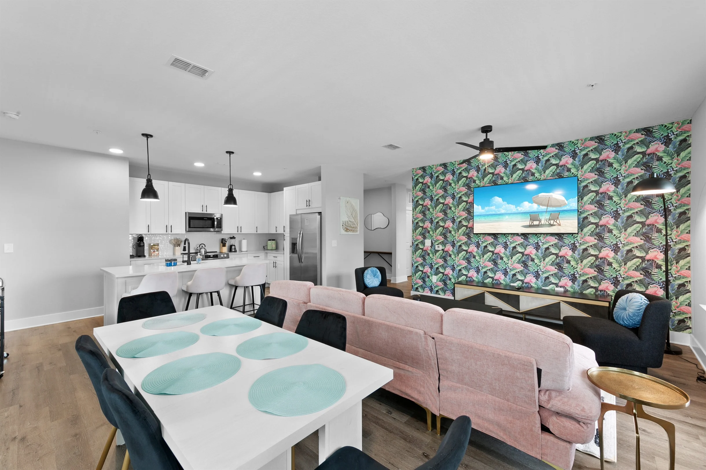 Luxury Oasis: Posh 3BR/2BA with Pool & Gym #52