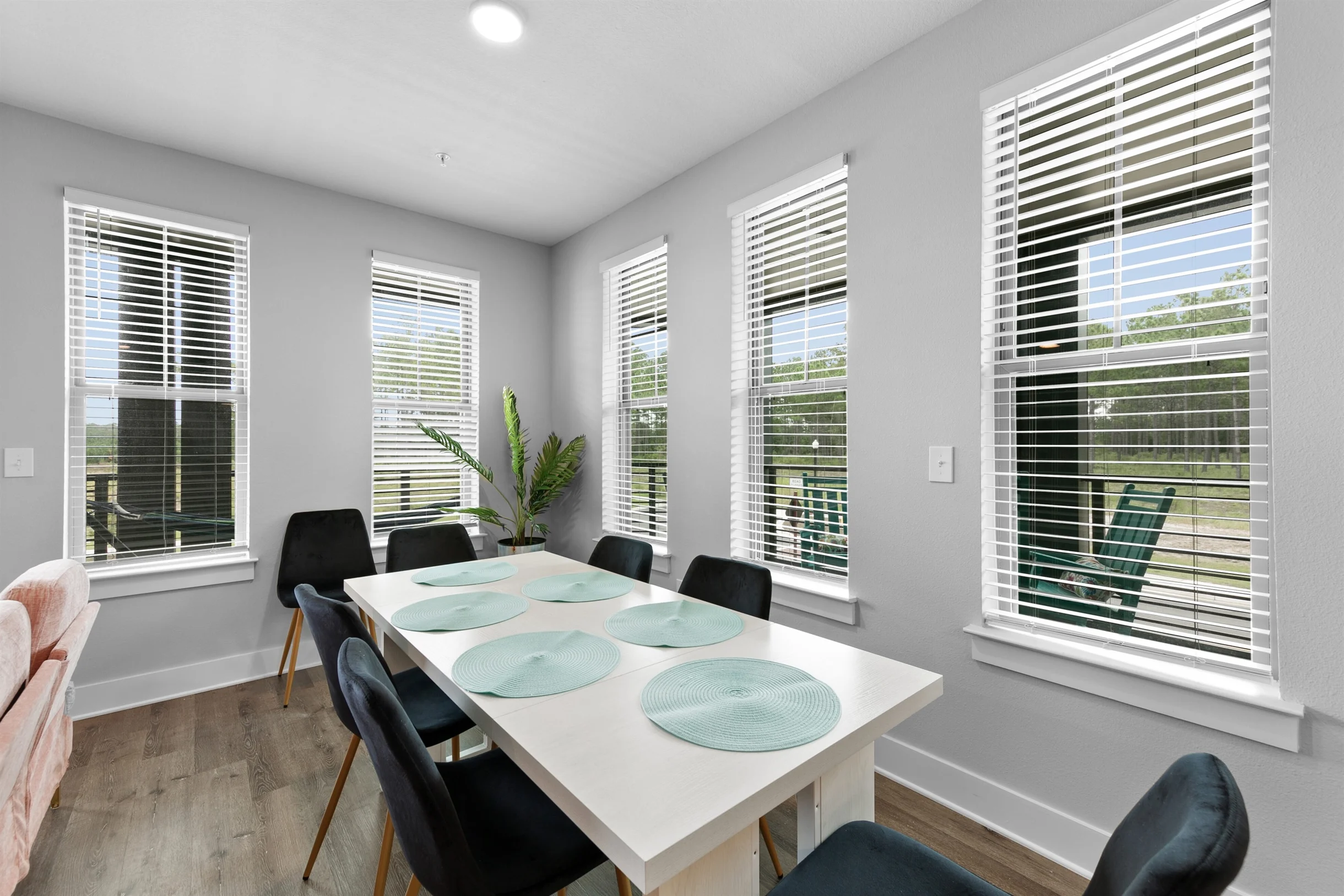 Luxury Oasis: Posh 3BR/2BA with Pool & Gym #18