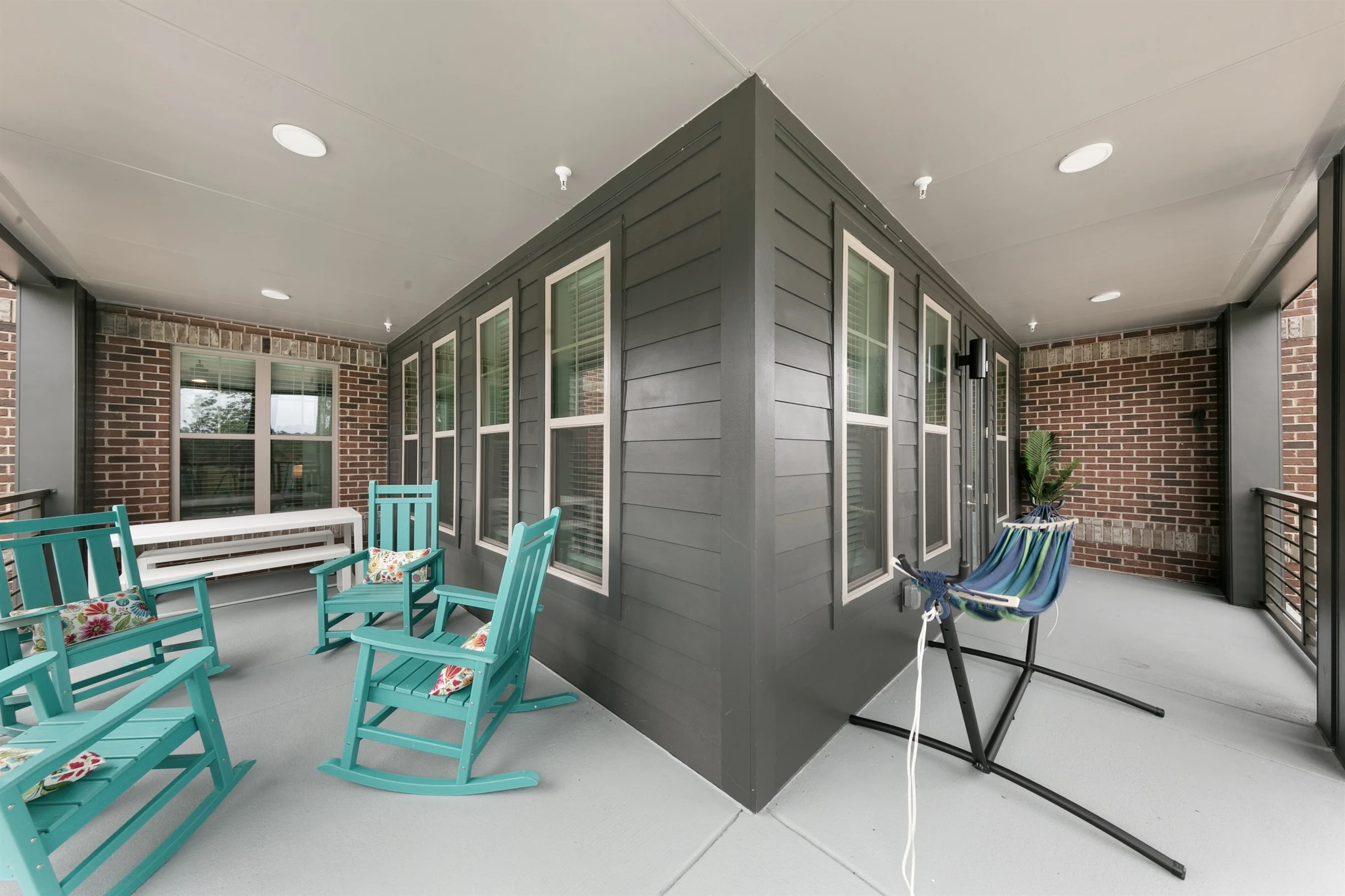 Luxury Oasis: Posh 3BR/2BA with Pool & Gym #26