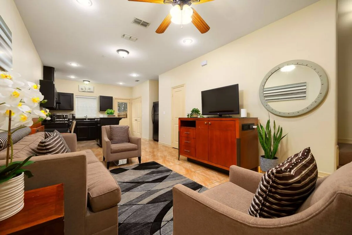 Home in Pharr property photo 4