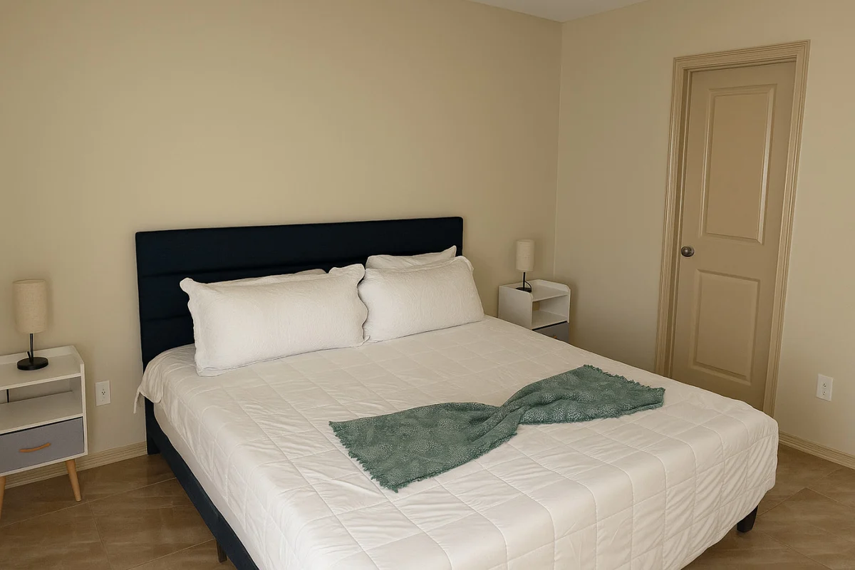Bedroom 2 image 1