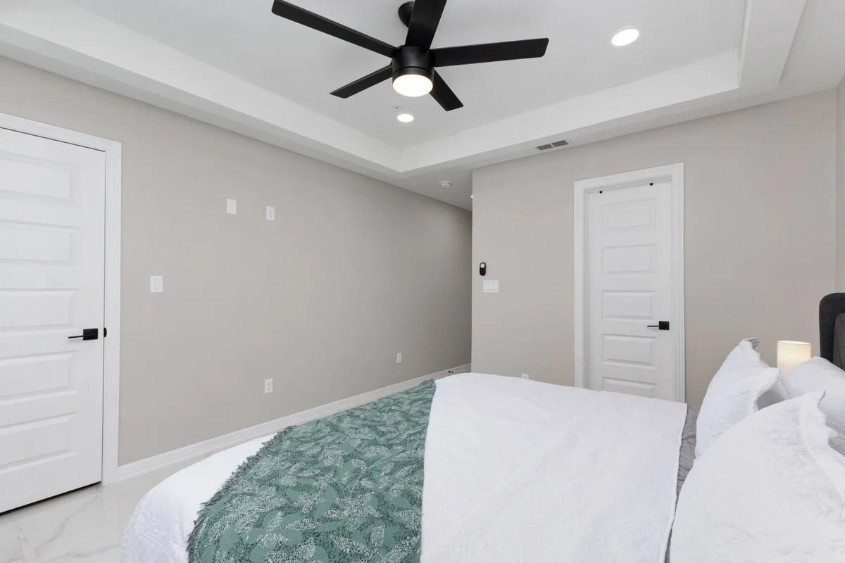 Bedroom 1 image 1
