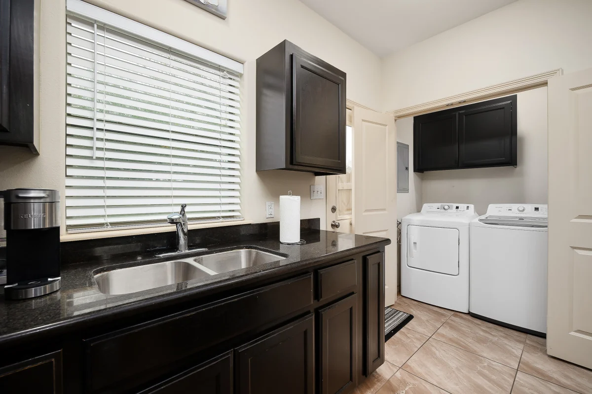 Home in Pharr property photo 3