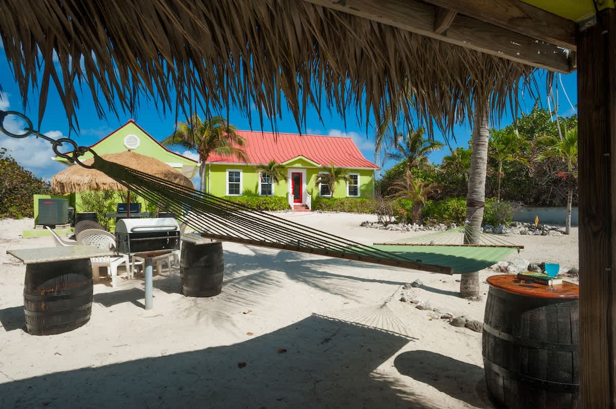 Parrot-ise Villa #28
