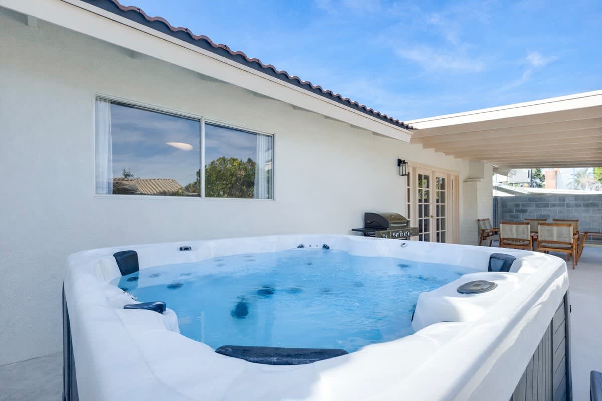Home in Las Vegas property photo 4
