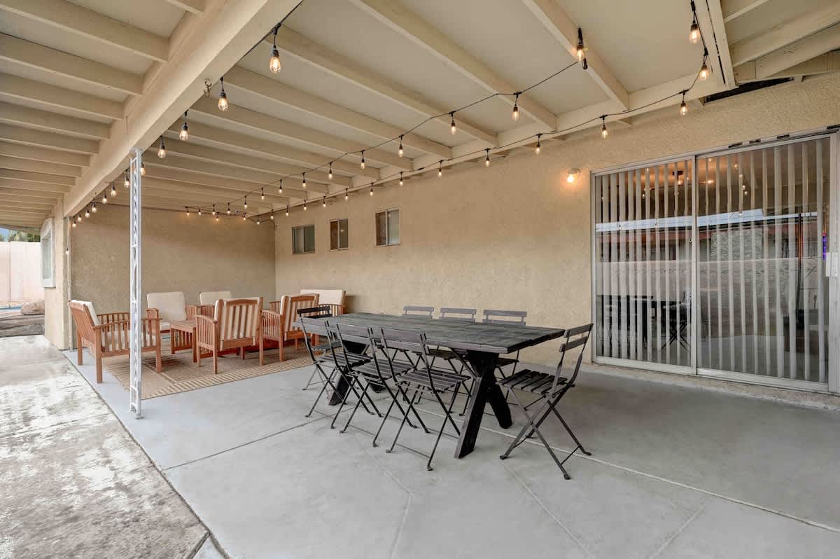 Home in Las Vegas property photo 5