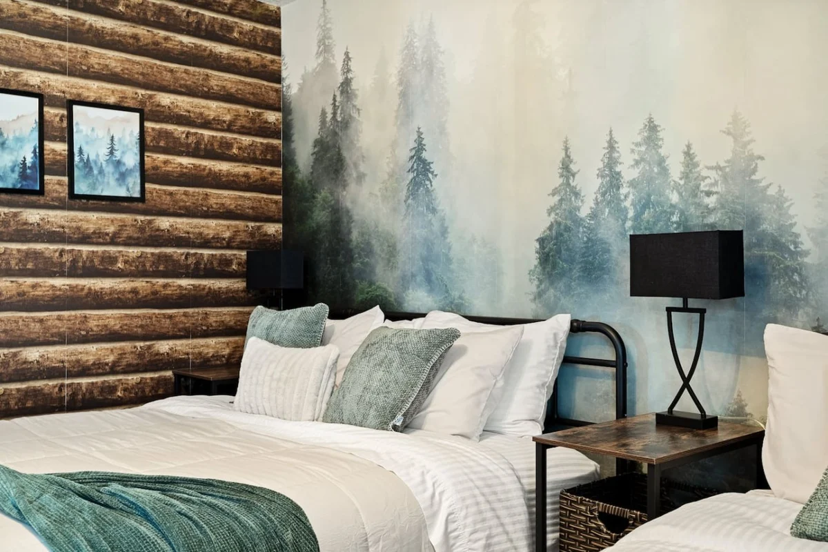 Designer Snow Queen Retreat | Mins to Zoo, Hot Tub #43