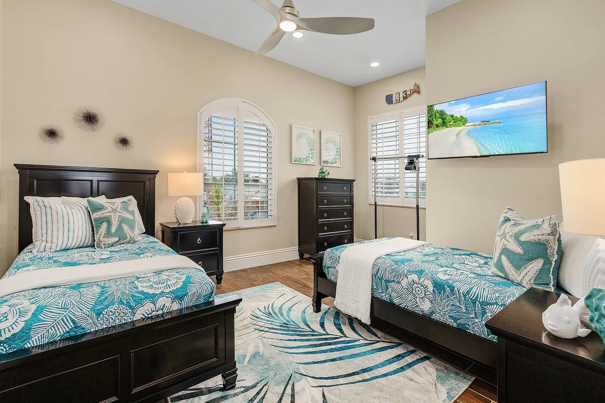 3132/3134 Curious Tides Gulf-Front 10BR Estate: Private Pools, S #64