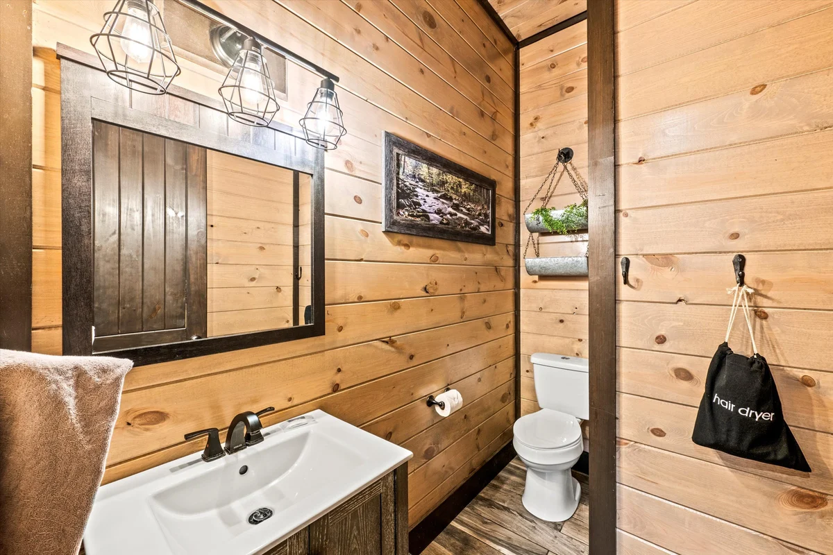 Majestic Pines Lodge #62