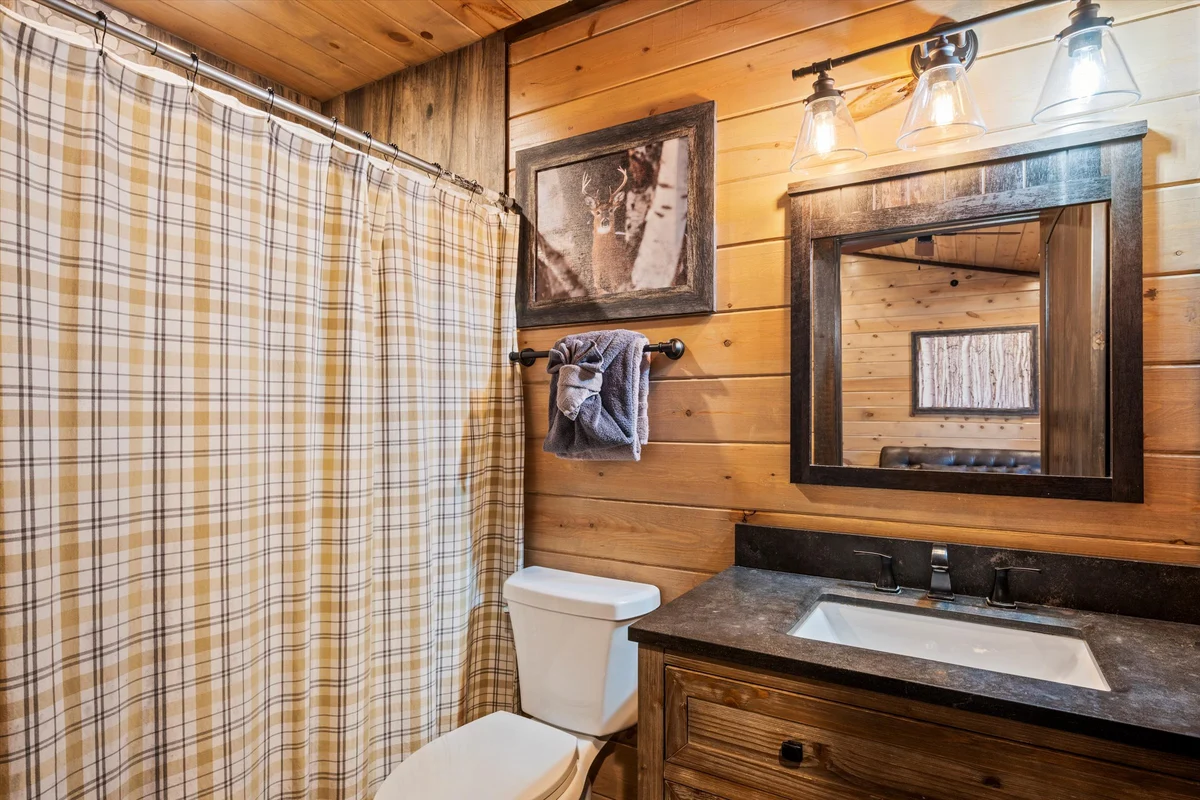 Majestic Pines Lodge #79