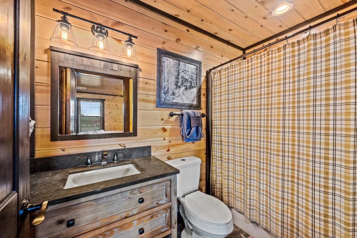 Majestic Pines Lodge #70