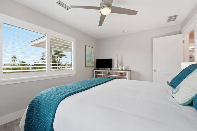 BEDROOM image 1