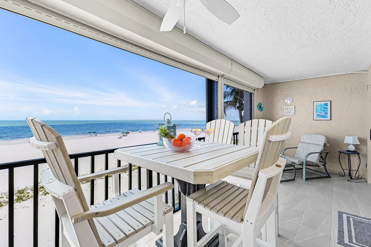 Condo in Fort Myers Beach property photo 2