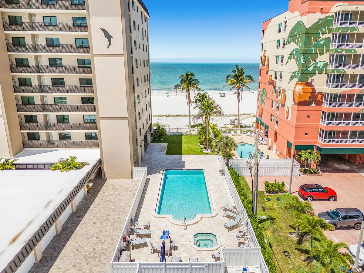 Condo in Fort Myers Beach property photo 3