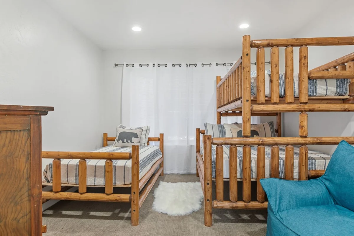 Lakefront Honey Bear, Private Dock & Hot Tub #60