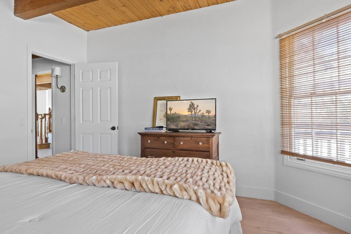 Lakefront Honey Bear, Private Dock & Hot Tub #68
