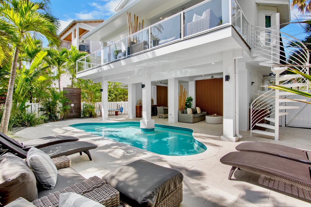 Coconut Palm Paradise #170